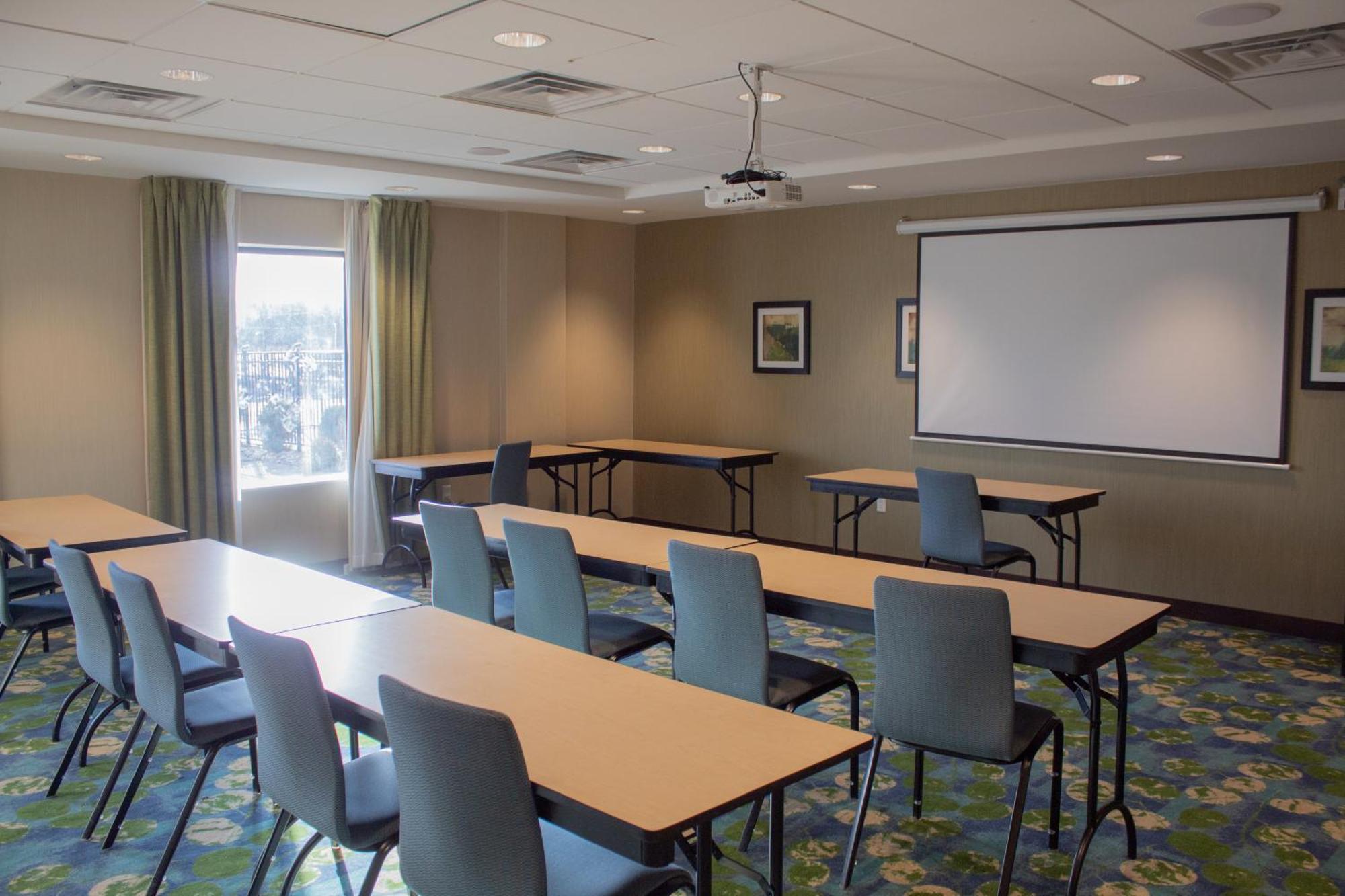 Hampton Inn & Suites Big Rapids, Mi Экстерьер фото