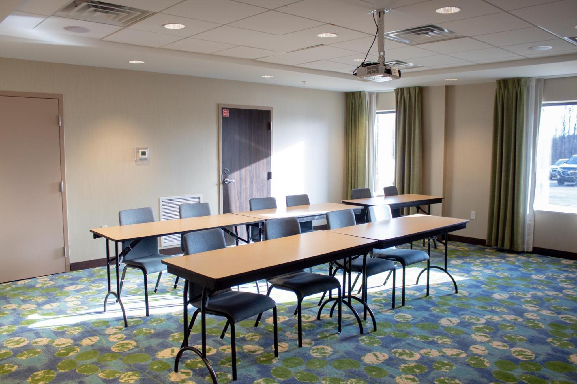Hampton Inn & Suites Big Rapids, Mi Экстерьер фото